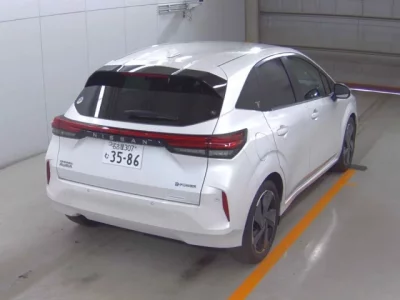Nissan AURA