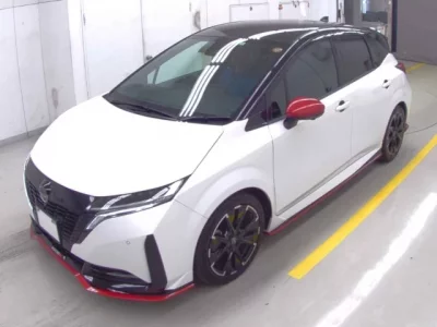 Nissan AURA