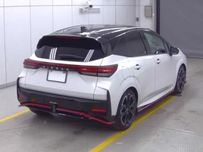 Nissan AURA