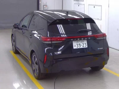 Nissan AURA