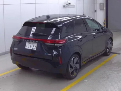 Nissan AURA