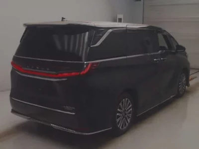 Lexus LM