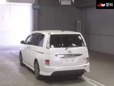 Toyota ISIS