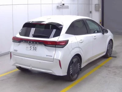 Nissan AURA