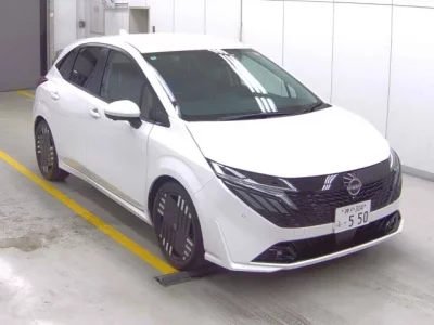 Nissan AURA