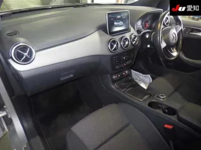 Mercedes-Benz B CLASS