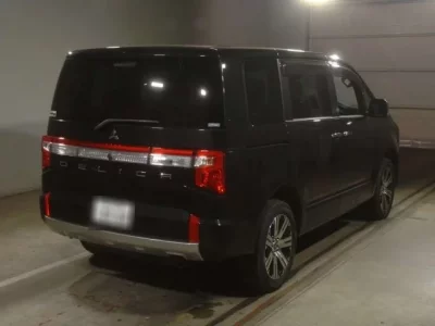Mitsubishi DELICA D5