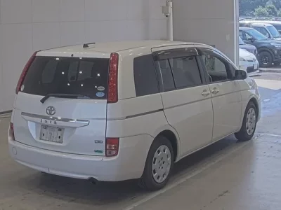 Toyota ISIS