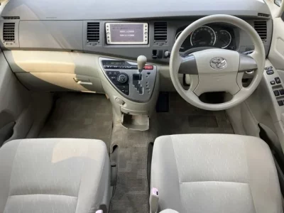 Toyota ISIS