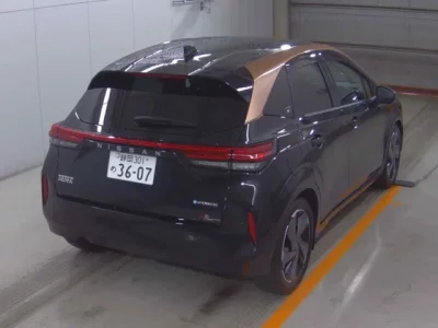 Nissan AURA