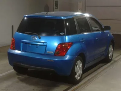Toyota IST