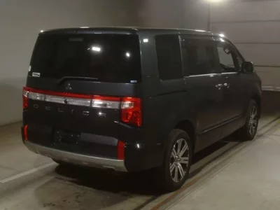 Mitsubishi DELICA D5