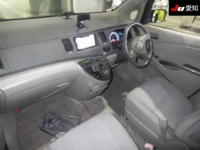 Toyota ISIS
