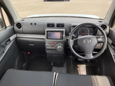 Toyota PIXIS SPACE