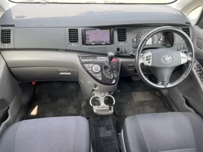 Toyota ISIS