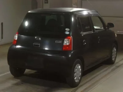 Daihatsu Esse