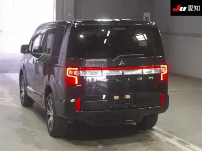 Mitsubishi DELICA D5
