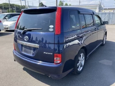 Toyota ISIS