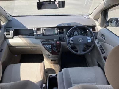 Toyota ISIS