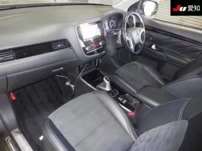 Mitsubishi OUTLANDER PHEV