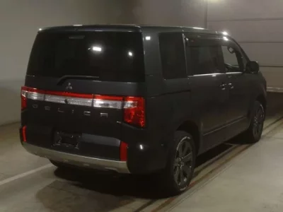 Mitsubishi DELICA D5
