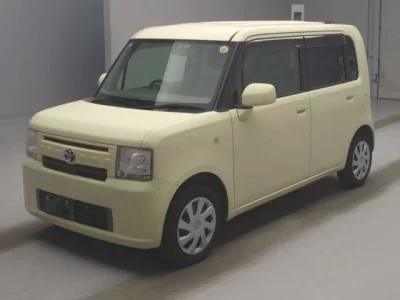 Toyota PIXIS SPACE