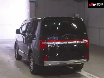 Mitsubishi DELICA D5