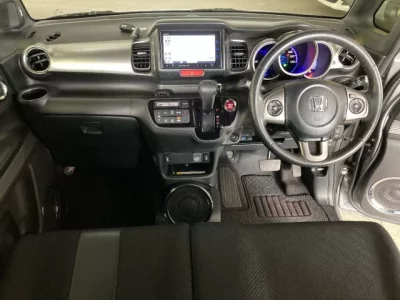 Honda N BOX SLASH