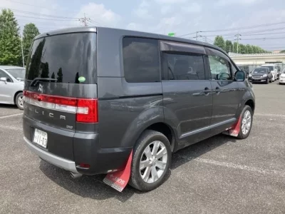 Mitsubishi DELICA D5