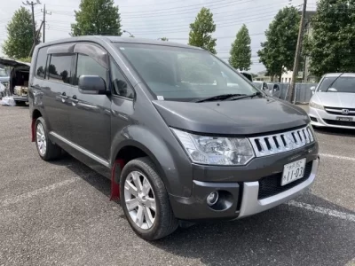 Mitsubishi DELICA D5