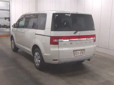 Mitsubishi DELICA D5