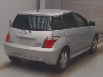 Toyota IST