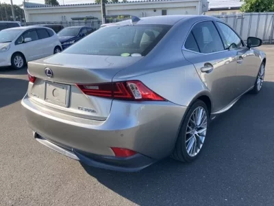 Lexus IS