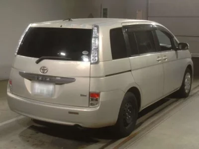 Toyota ISIS