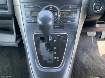 Toyota BLADE