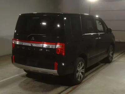 Mitsubishi DELICA D5
