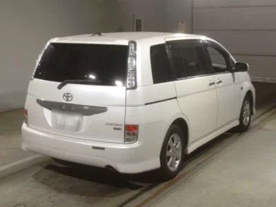 Toyota ISIS
