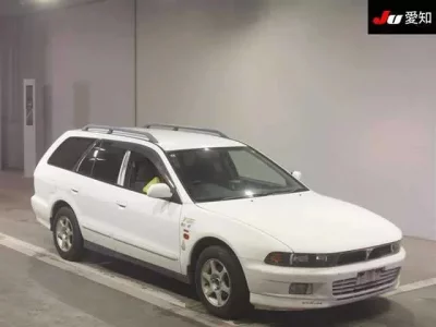 Mitsubishi LEGNUM