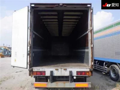 Isuzu TRUCK