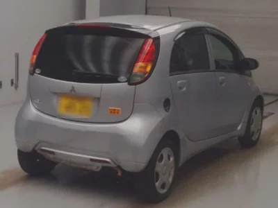 Mitsubishi I
