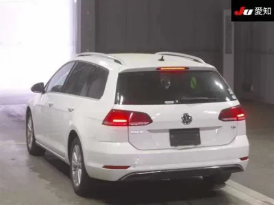 Volkswagen GOLF VARIANT