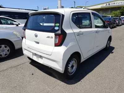 Daihatsu MIRA E S