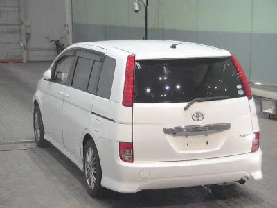 Toyota ISIS