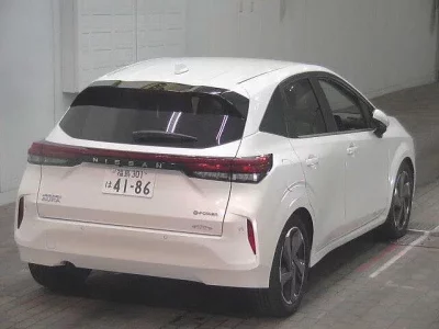 Nissan AURA