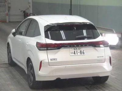 Nissan AURA