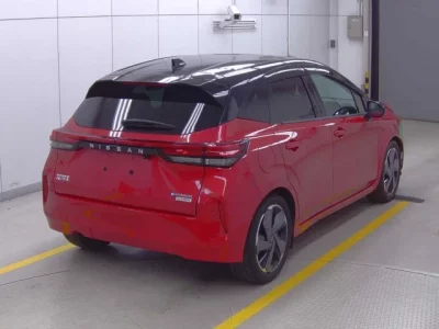 Nissan AURA