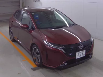 Nissan AURA