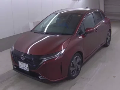 Nissan AURA