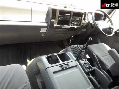 Isuzu TRUCK