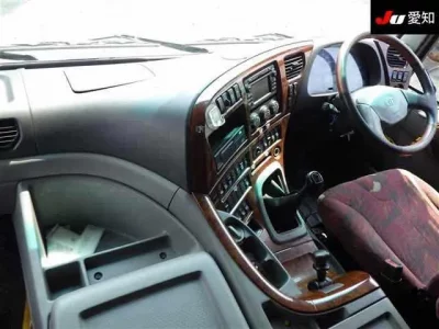 Nissan QUON